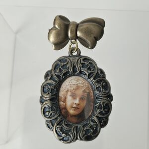 Vintage Photo Frame Picture Holder Brooch With Bow
